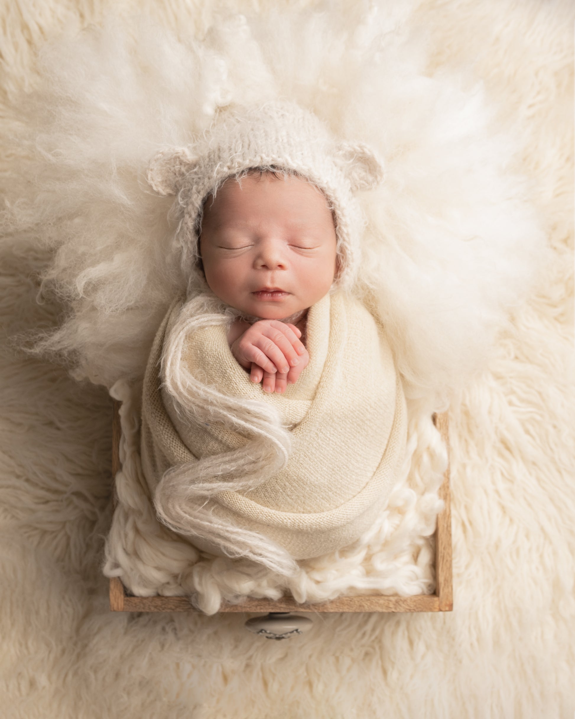 Claire Hill Photography Wolverhampton West Midlands, creating beautiful timeless newborn baby photos